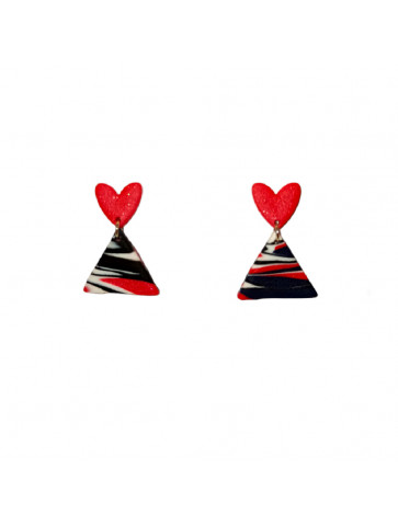 Χειροποίητο κρεμαστό σκουλαρίκι από  πηλό - κόκκινη καρδιά με κοκκινόμαυρο τρίγωνο.