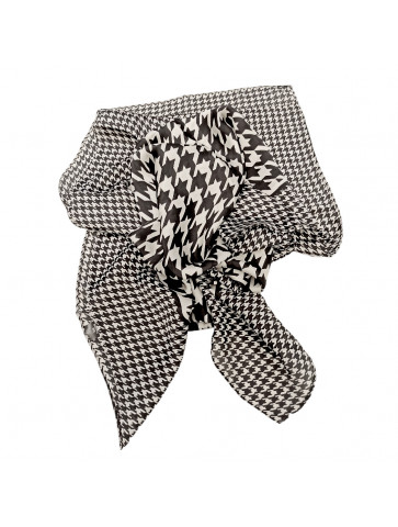 Large square scarf - checkered