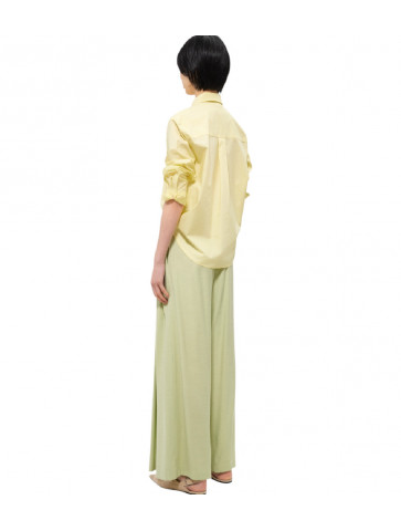 Cotton shirt with pointed collar.
