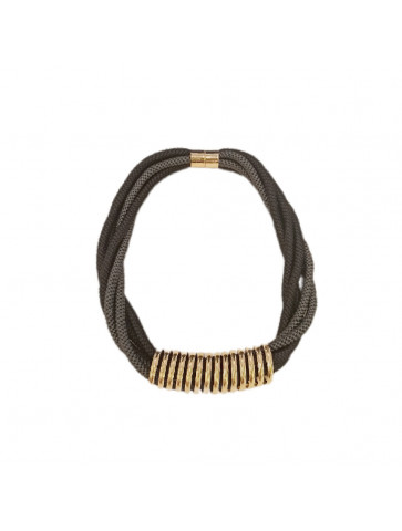 Women's short multi-strand necklace