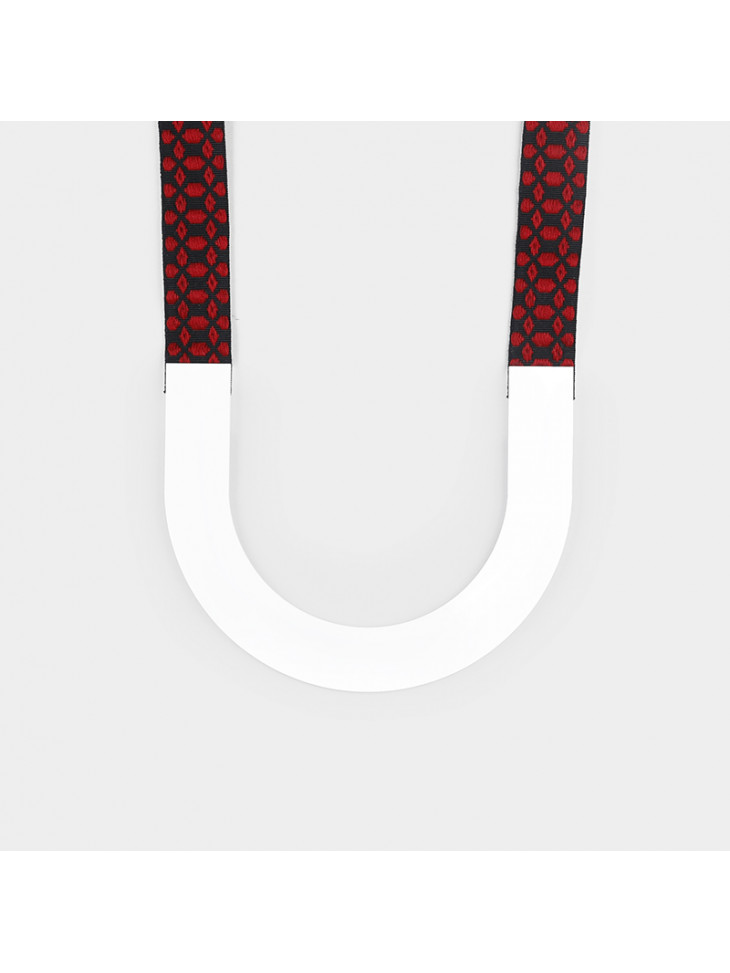 PLEXIGLASS NECKLACE Impressive & chic PLEXIGLASS NECKLACE Impressive & chic
