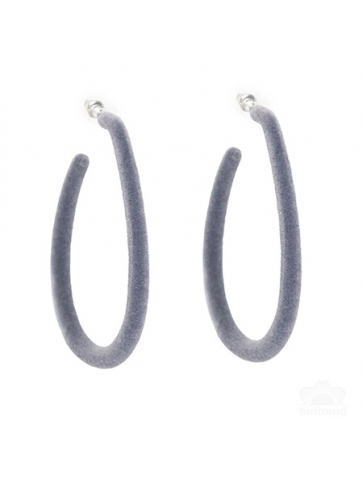 Oval shape hoop Earrings.