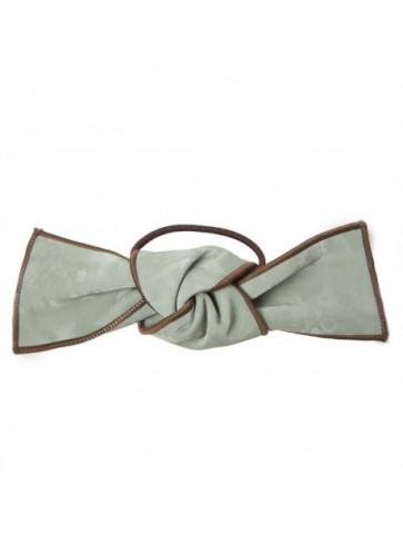 Pony tail holder with bow shape