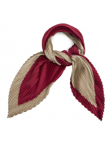 Square pleated scarf