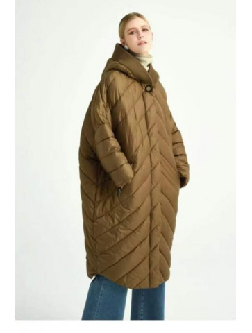 Wide long quilted jacket