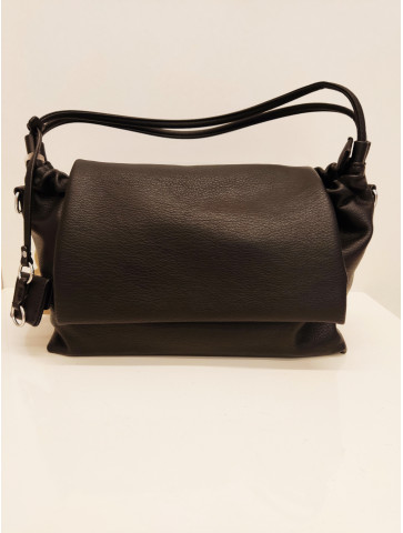 Μικρή τσάντα σε μαύρο χρώμα με διπλό  λουράκι
