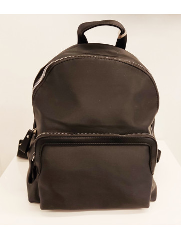 Backpack - one center case...