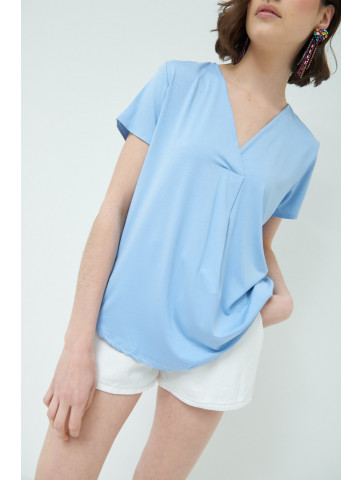 Short-sleeved v-neck viscose blouse