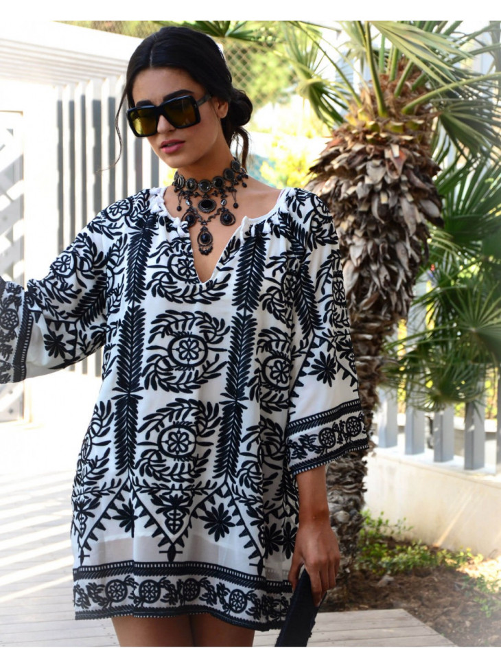 Dress - tunic with ethnic embroidery in white black