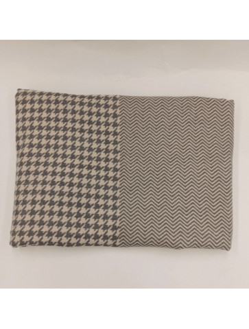 Cashmere-Blanket-checkered-zigzag