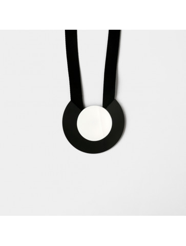 Horseshoe - CΙRCLE -Plexiglass necklace