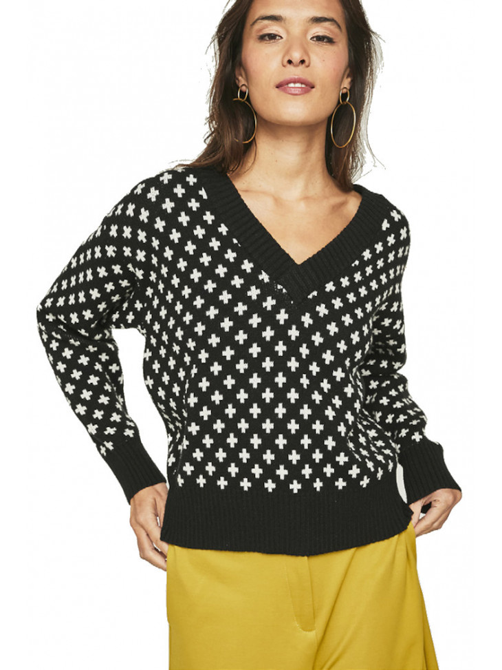 Sweater - V neck - cross print